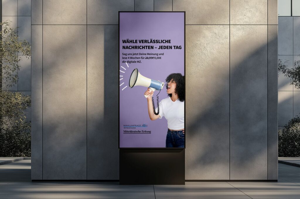 ScreenAds an grauer Betonfassade